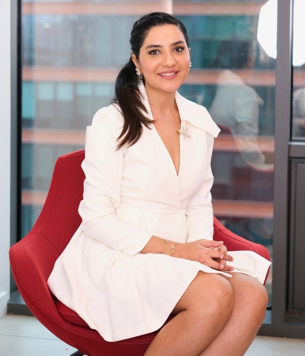 Dr. Neda Saleki hakkinda